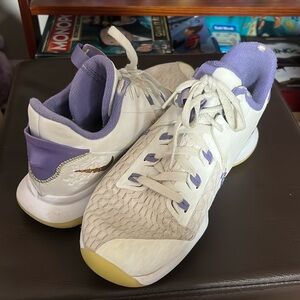 LEBRON men’s Basketball shoes.